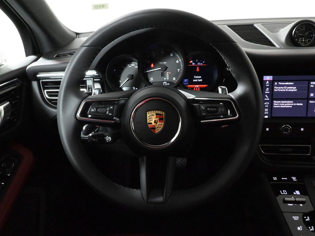 Thumbnail: 2026 Porsche Macan - 18