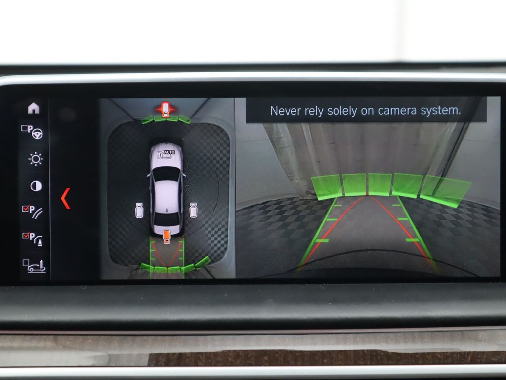 Thumbnail: 2019 BMW 7 Series - 16