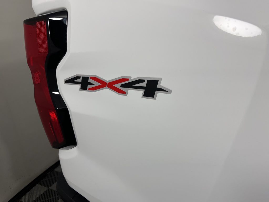 Thumbnail: 2026 Chevrolet Colorado - 17