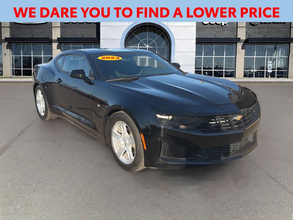 2023 Chevrolet Camaro 1LT Coupe RWD