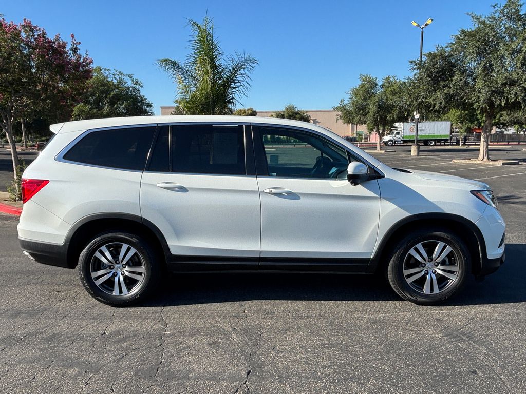 Thumbnail: 2018 Honda Pilot - 4