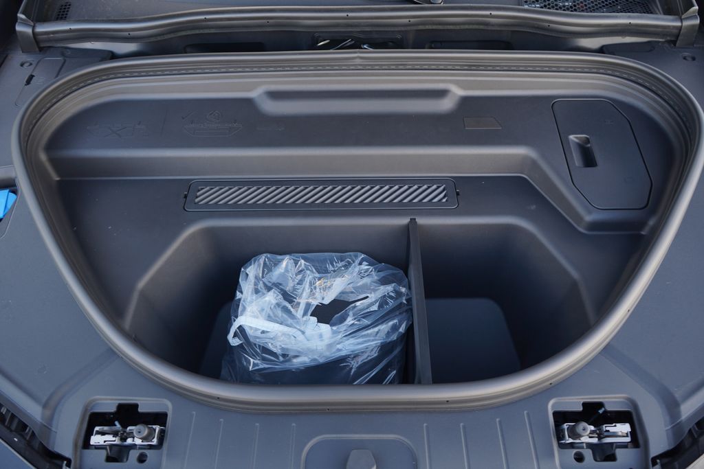 2025 Audi Q6 e-tron Premium 12