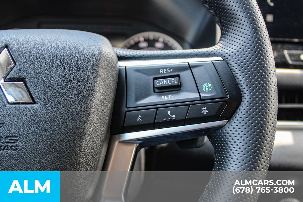 Used 2025 Gray Mitsubishi SE image 27