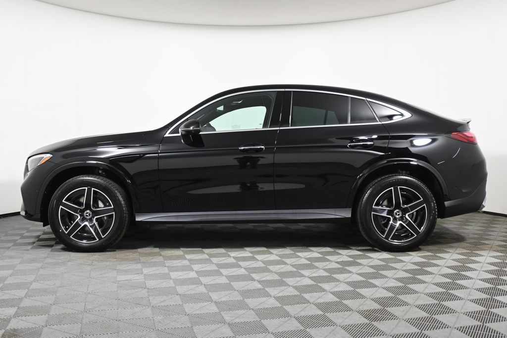 2025 Mercedes-Benz GLC 300 2