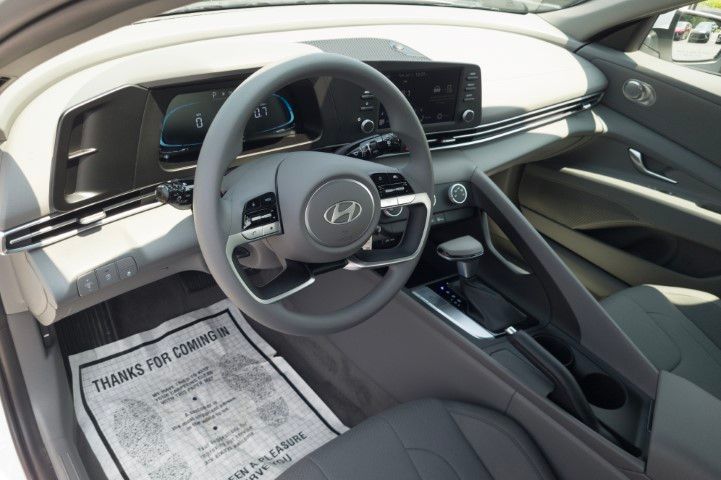 New 2026 White Hyundai SE image 11