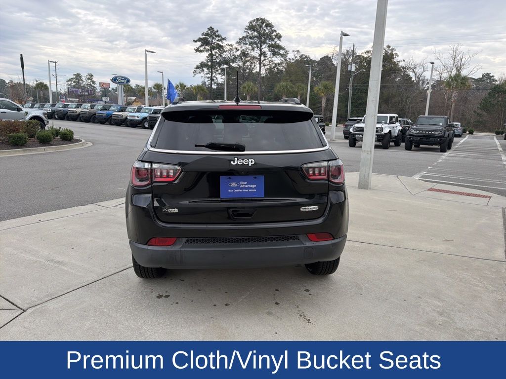 2022 Jeep Compass Latitude FWD