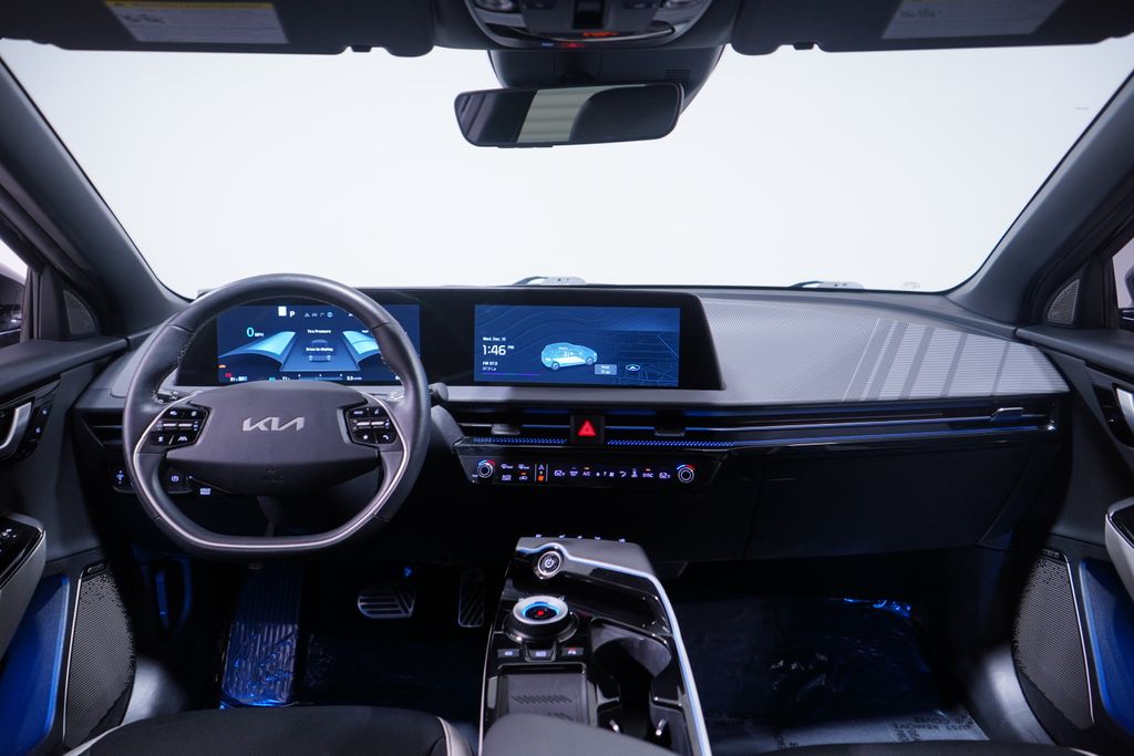 Thumbnail: 2022 Kia EV6 - 10