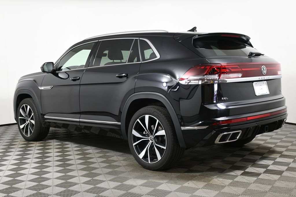 2024 Volkswagen Atlas SEL 2