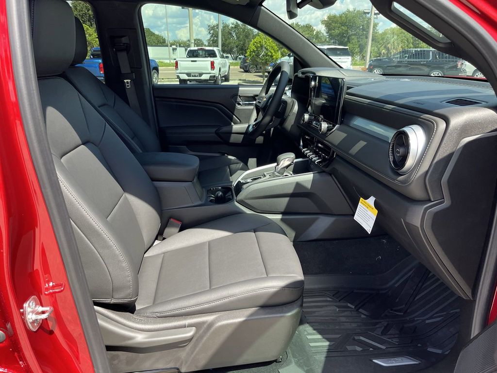 2024 Chevrolet Colorado LT 6