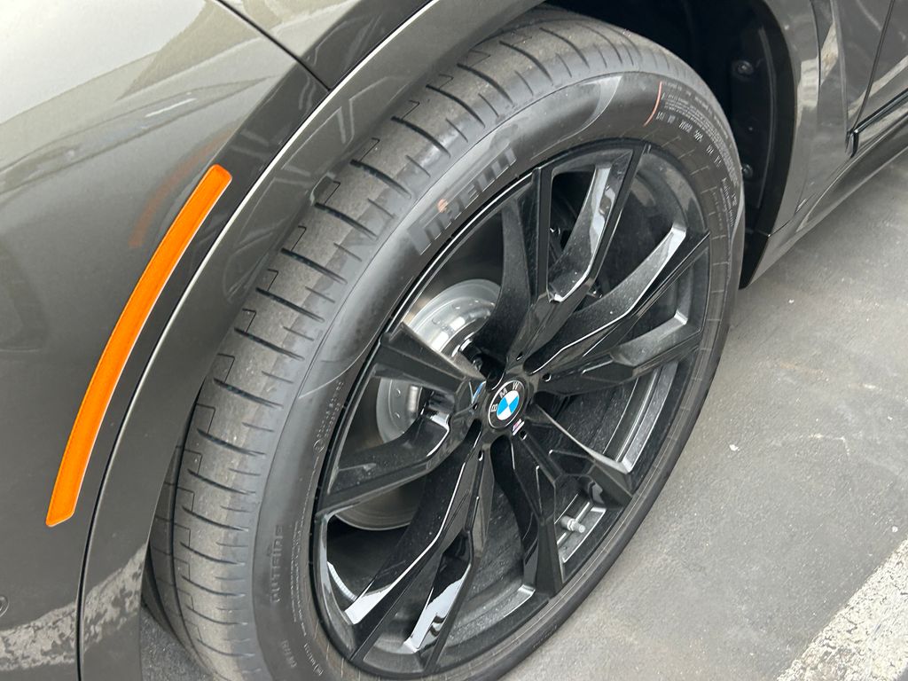 Thumbnail: 2026 BMW X7 - 3