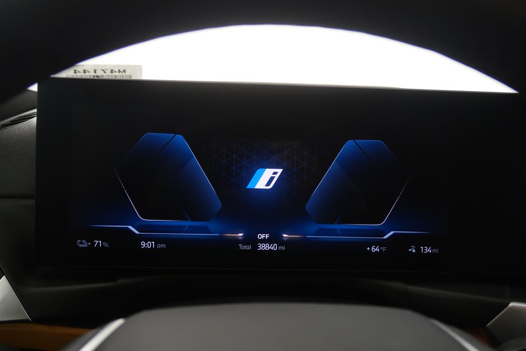 Thumbnail: 2023 BMW i4 - 20