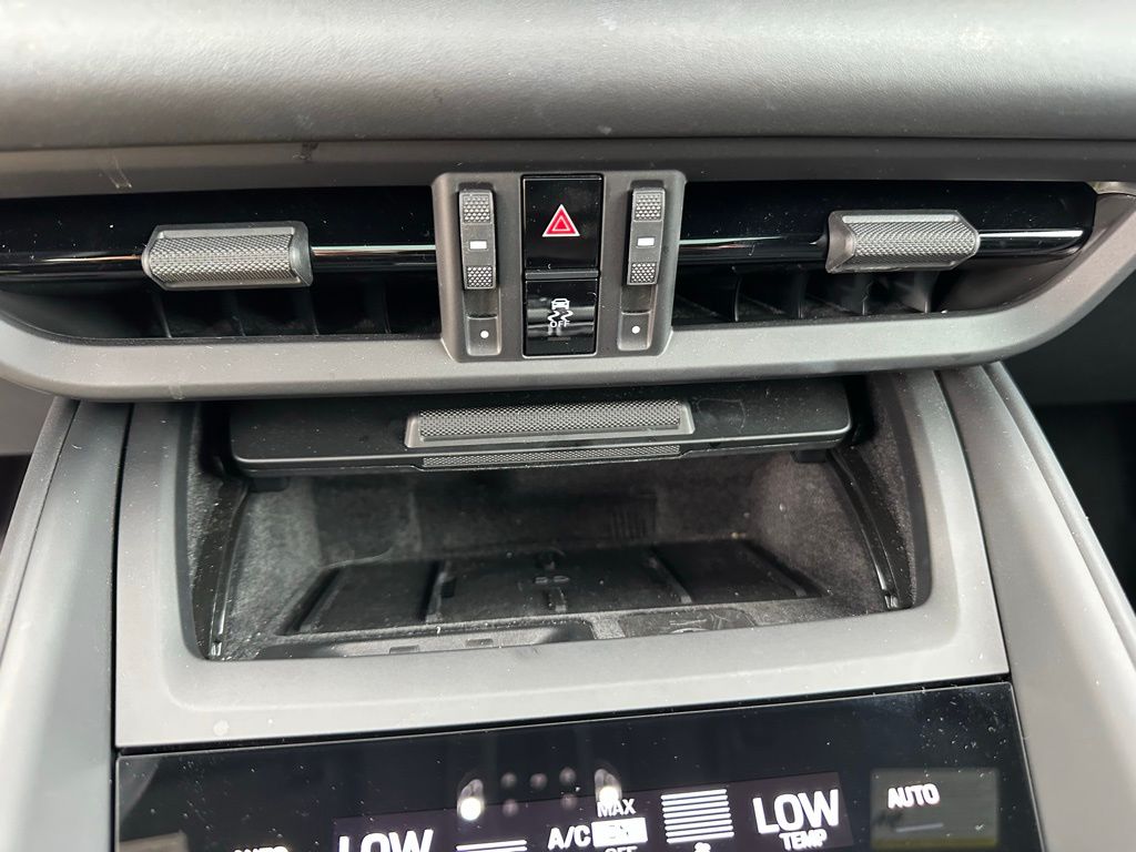 Thumbnail: 2025 Porsche Macan - 26