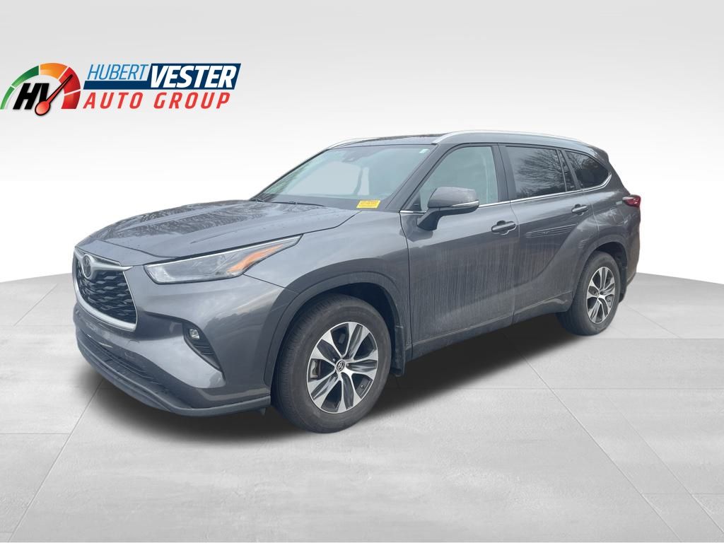 2023 Toyota Highlander XLE FWD
