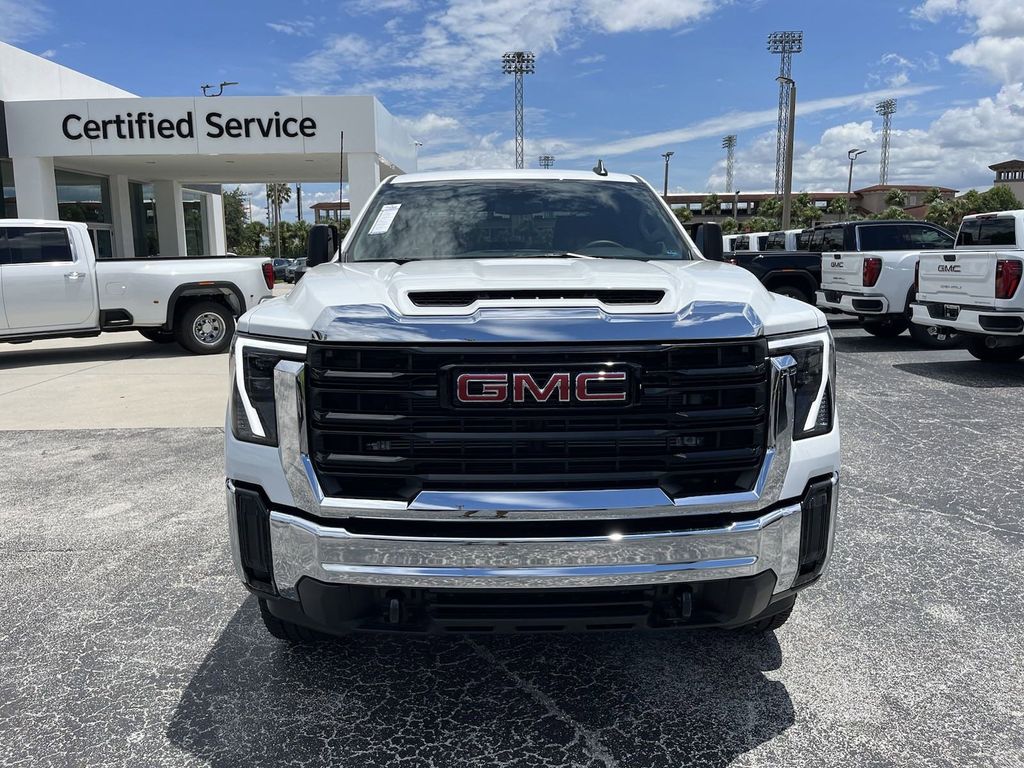 2024 GMC Sierra 2500HD Pro 2