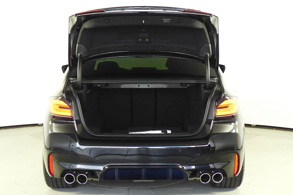 Thumbnail: 2023 BMW M5 - 10