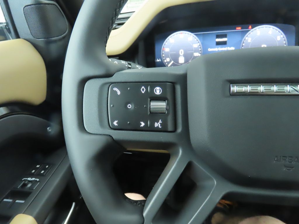 2025 Land Rover Defender 110 11