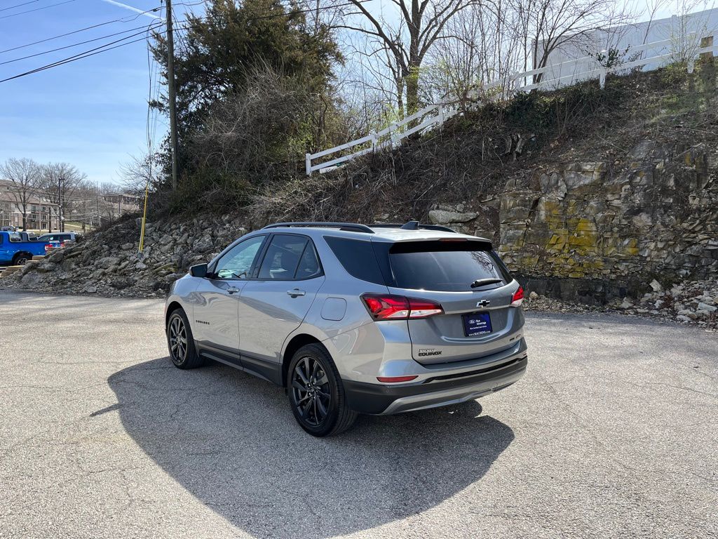 View vehicle photo 5