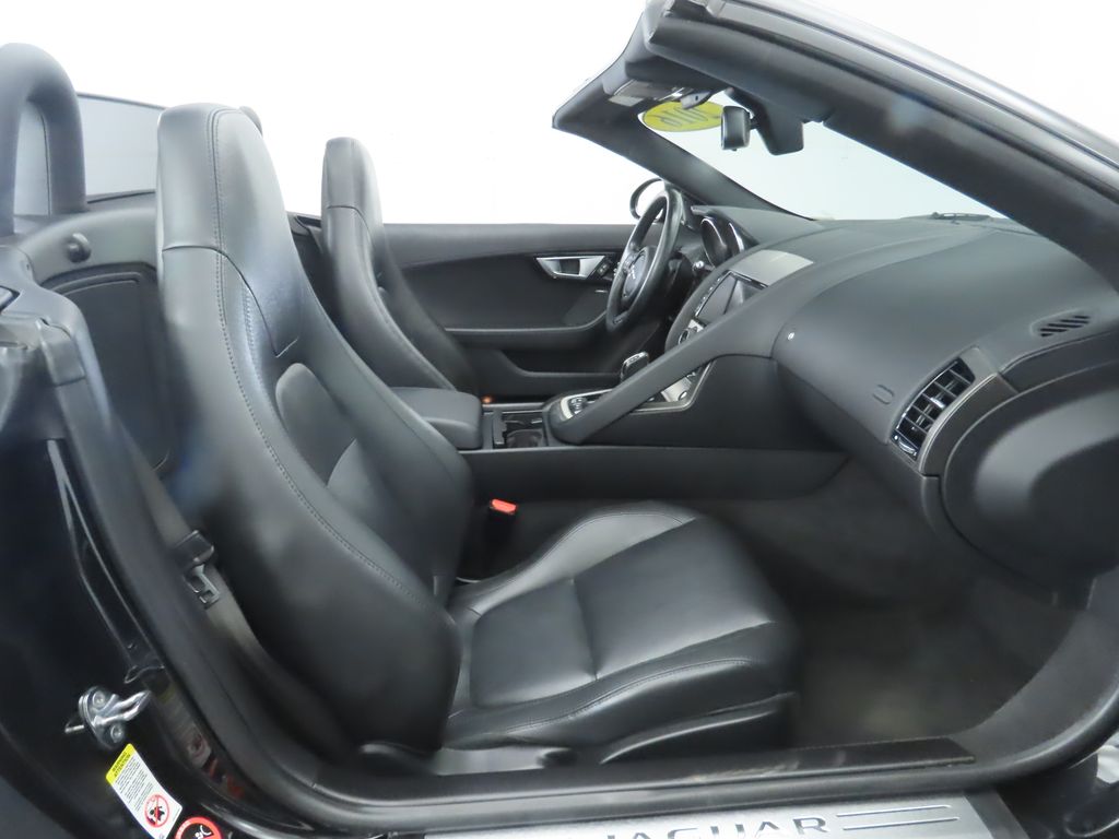 Thumbnail: 2016 Jaguar F-Type - 28