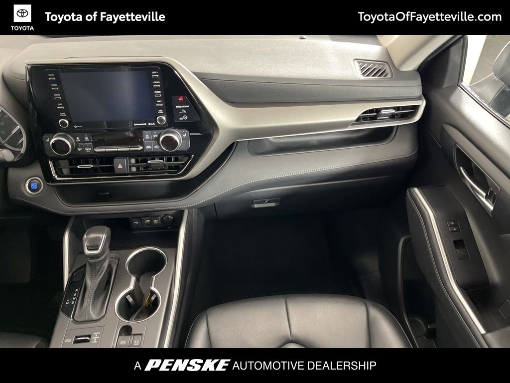 Thumbnail: 2021 Toyota Highlander - 22