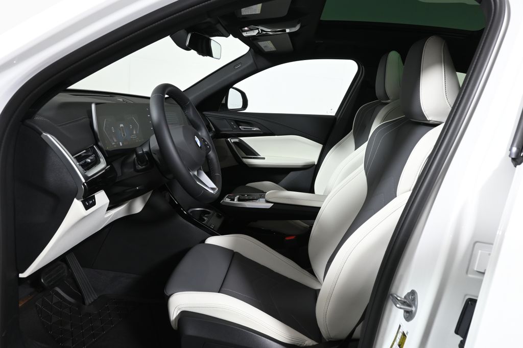 Thumbnail: 2027 BMW X2 - 3