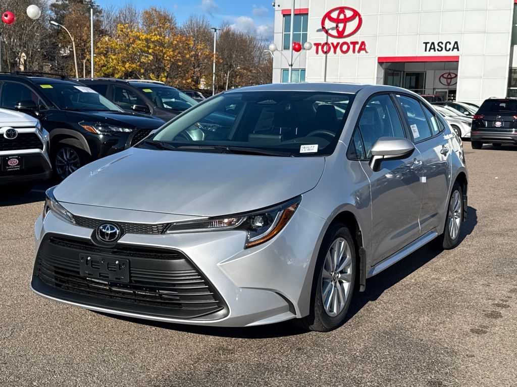 2026 Toyota Corolla LE photo 3