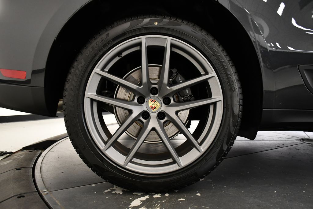 Thumbnail: 2026 Porsche Macan - 18