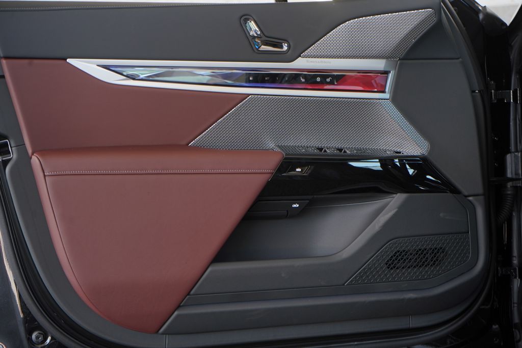 Thumbnail: 2025 BMW 7 Series - 11