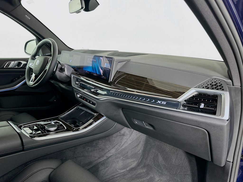 Thumbnail: 2025 BMW X5 - 30