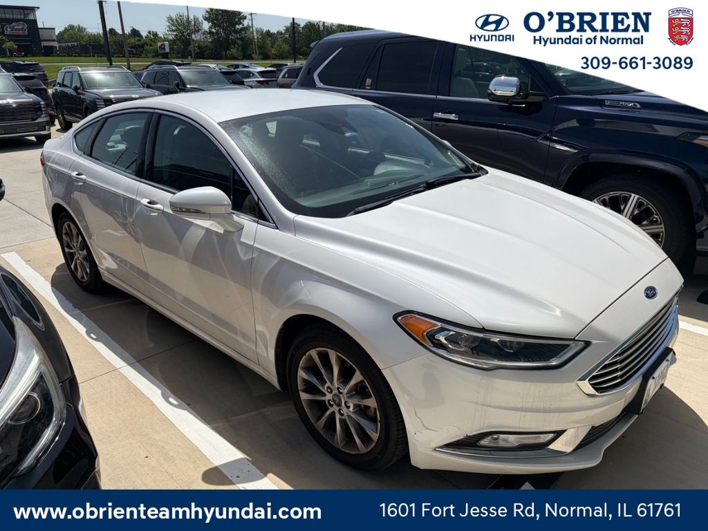White Platinum Clearcoat Metallic 2017 Ford Fusion Sedan Front-Wheel Drive 6-Speed Automatic