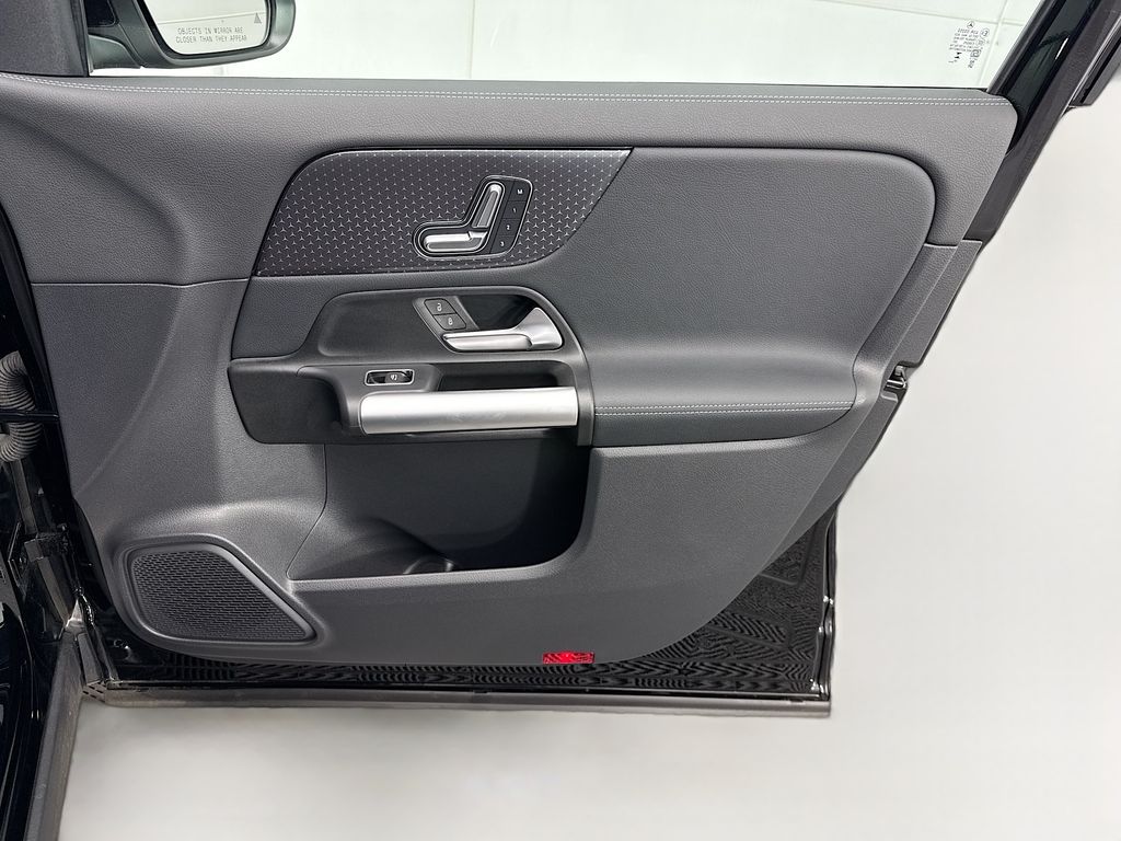 Thumbnail: 2025 Mercedes-Benz GLA - 23