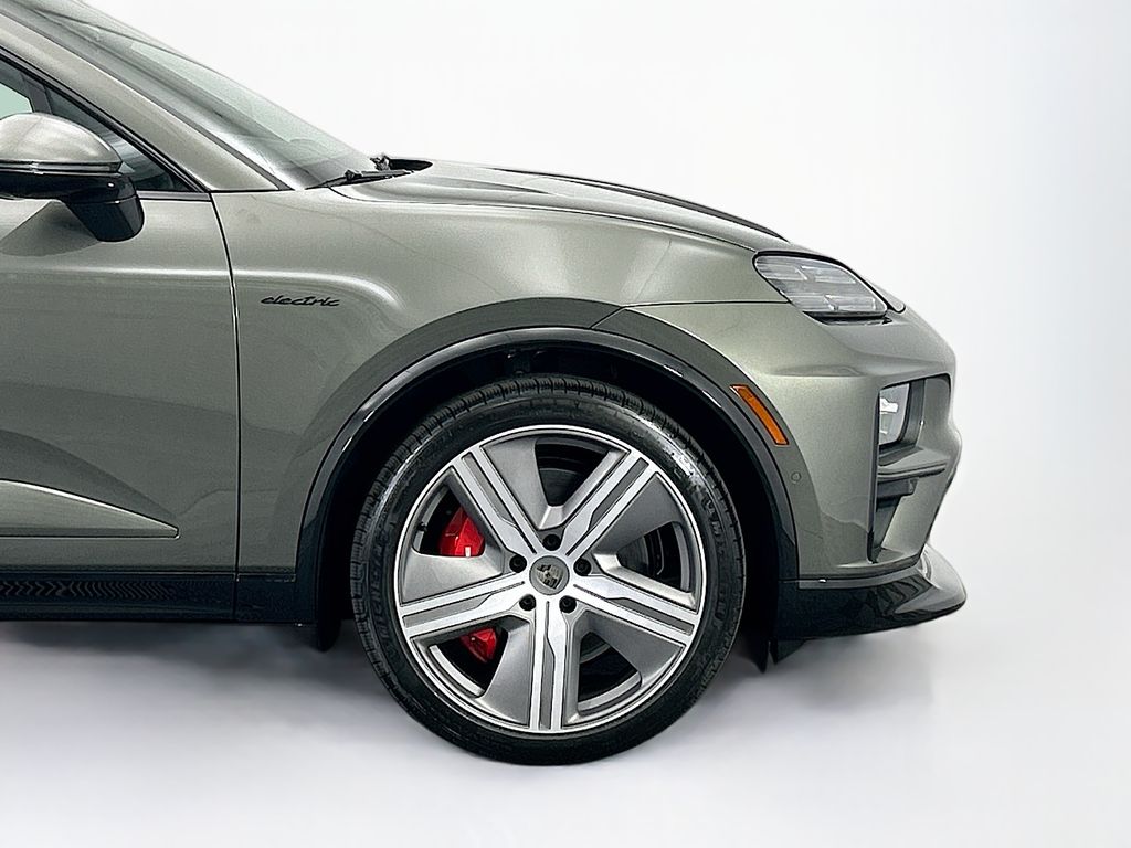 Thumbnail: 2025 Porsche Macan - 11