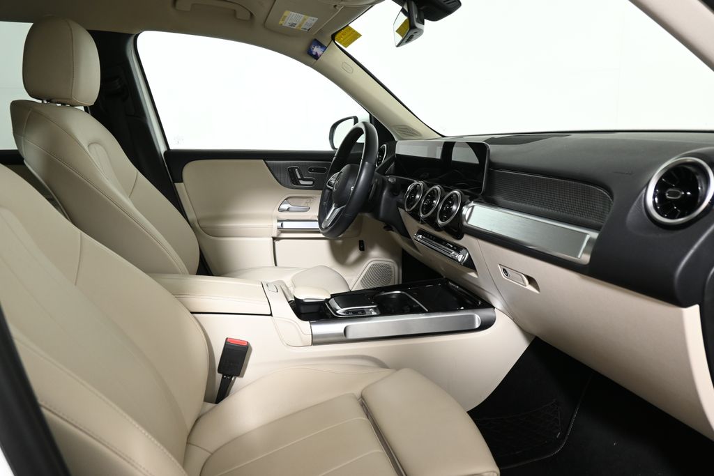 Thumbnail: 2020 Mercedes-Benz GLB - 26