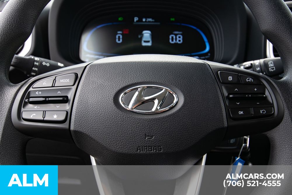 2025 Hyundai Venue SE photo 11