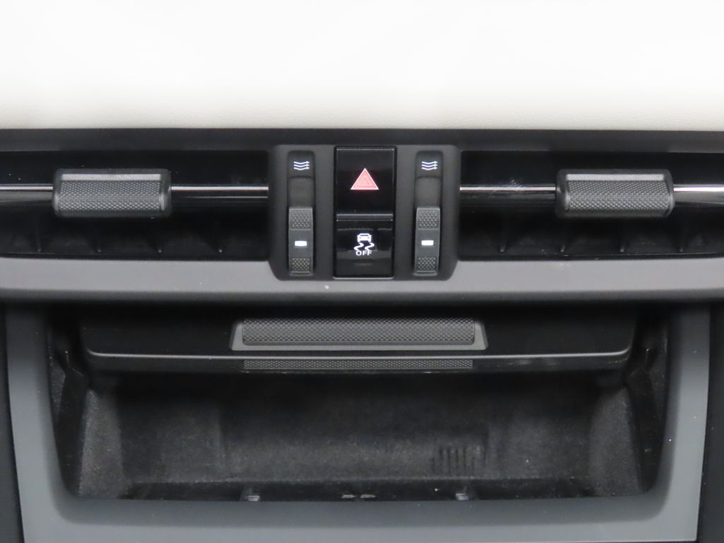 Thumbnail: 2026 Porsche Macan - 28