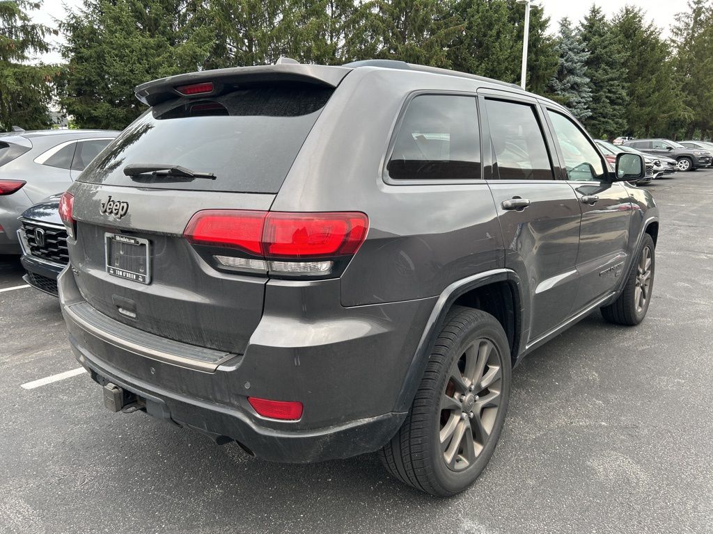Thumbnail: 2016 Jeep Grand Cherokee - 3