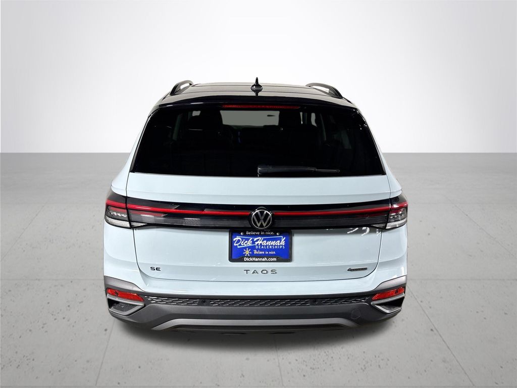 2026 Volkswagen Taos 1.5T SE Black