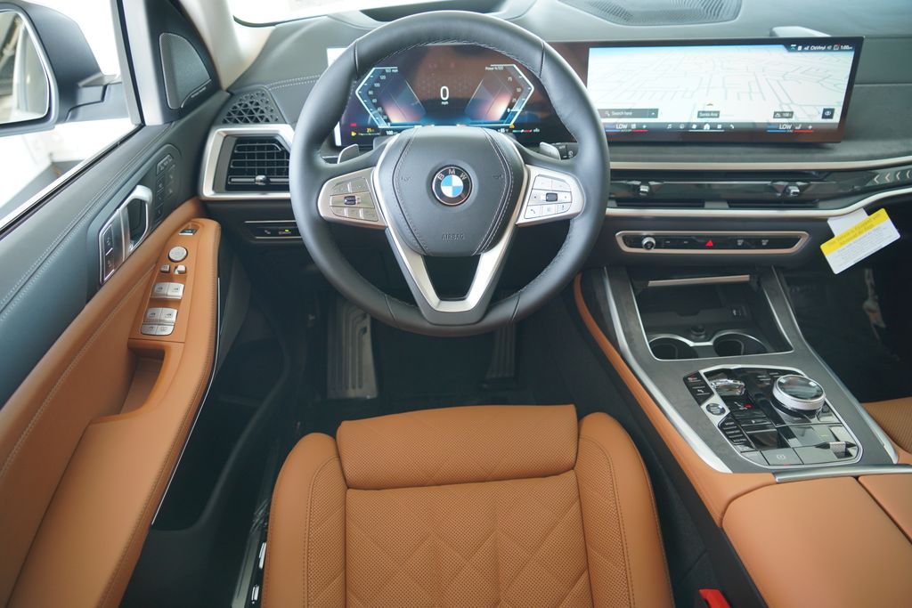 Thumbnail: 2027 BMW X7 - 15