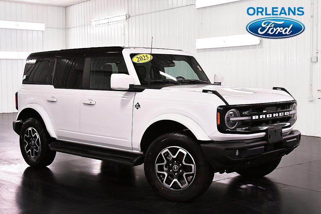 2025 Ford Bronco Outer Banks 4-Door 4WD