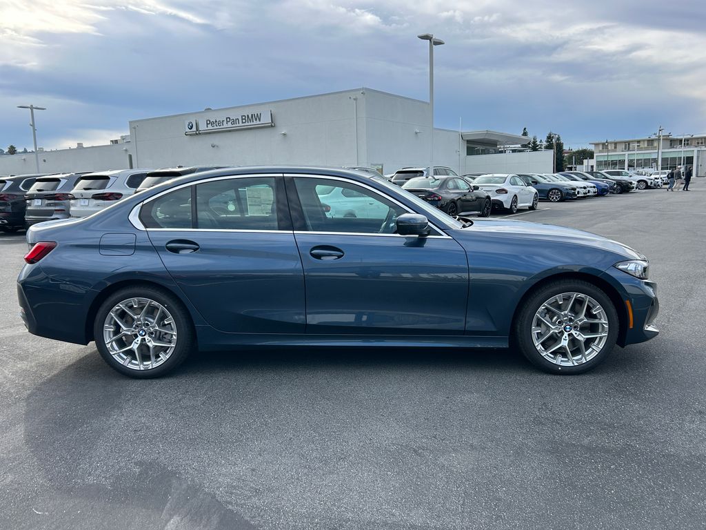 Thumbnail: 2026 BMW 3 Series - 6