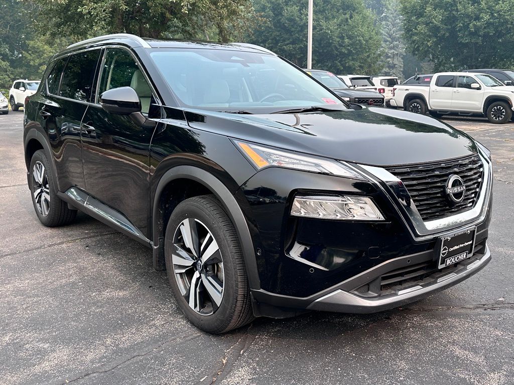 Certified Used 2023 Super Black Nissan SL image 2