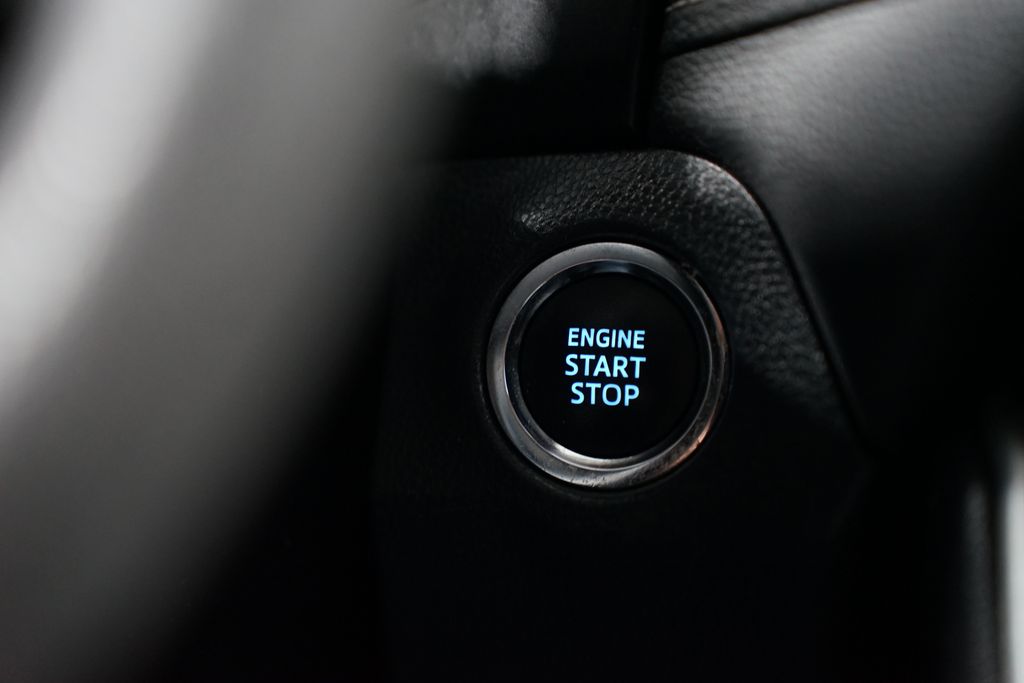 2019 Toyota RAV4 XLE 22