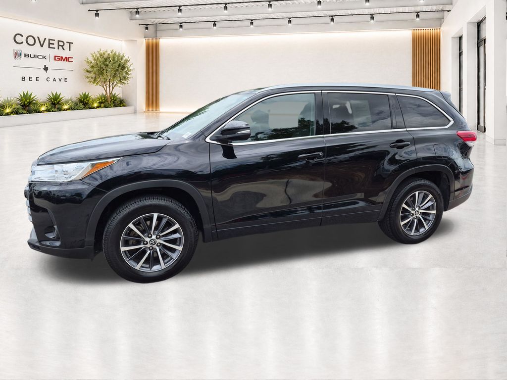 Used Car 2017 Toyota Highlander  Xle For Sale Under $20,000 In Austin, Texas