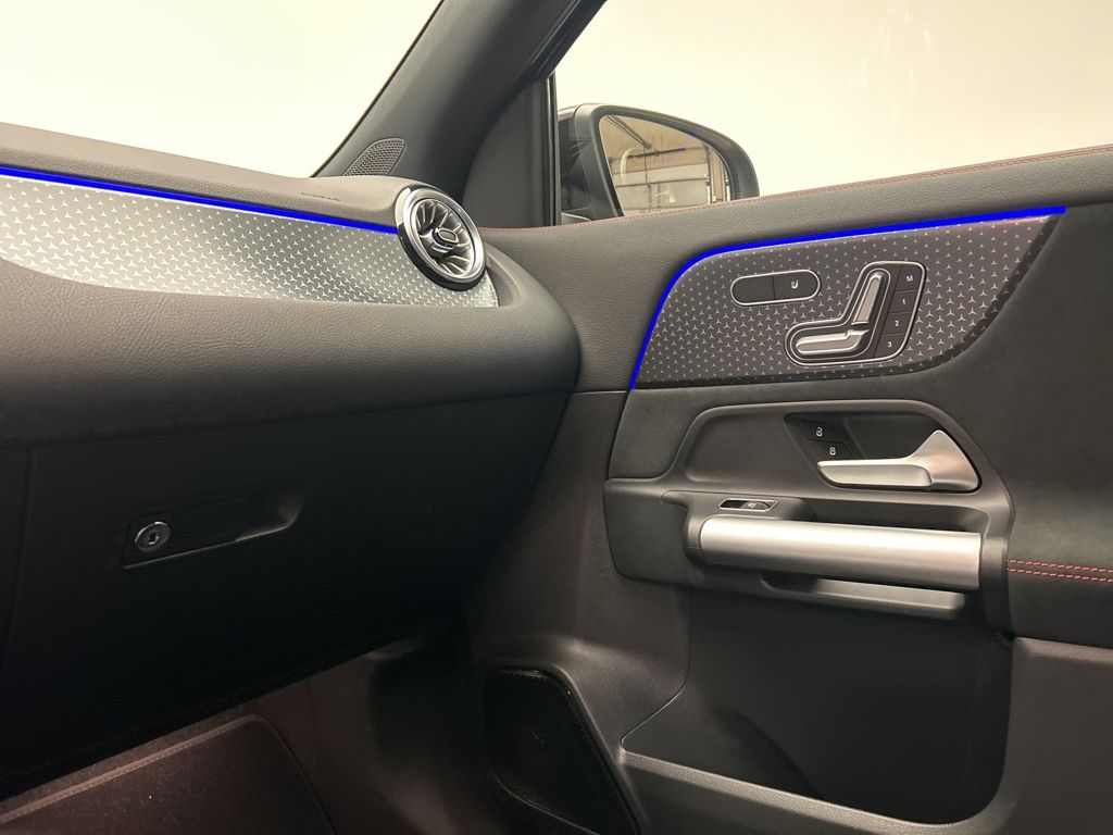 Thumbnail: 2025 Mercedes-Benz GLA - 21