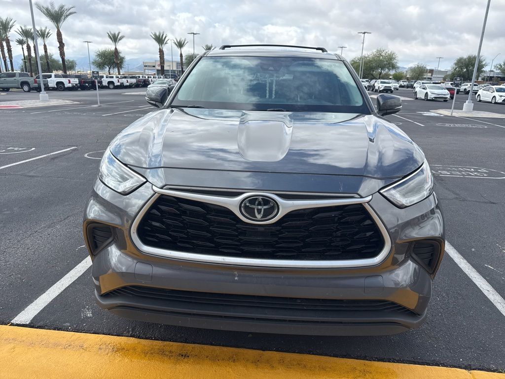 Thumbnail: 2023 Toyota Highlander - 2