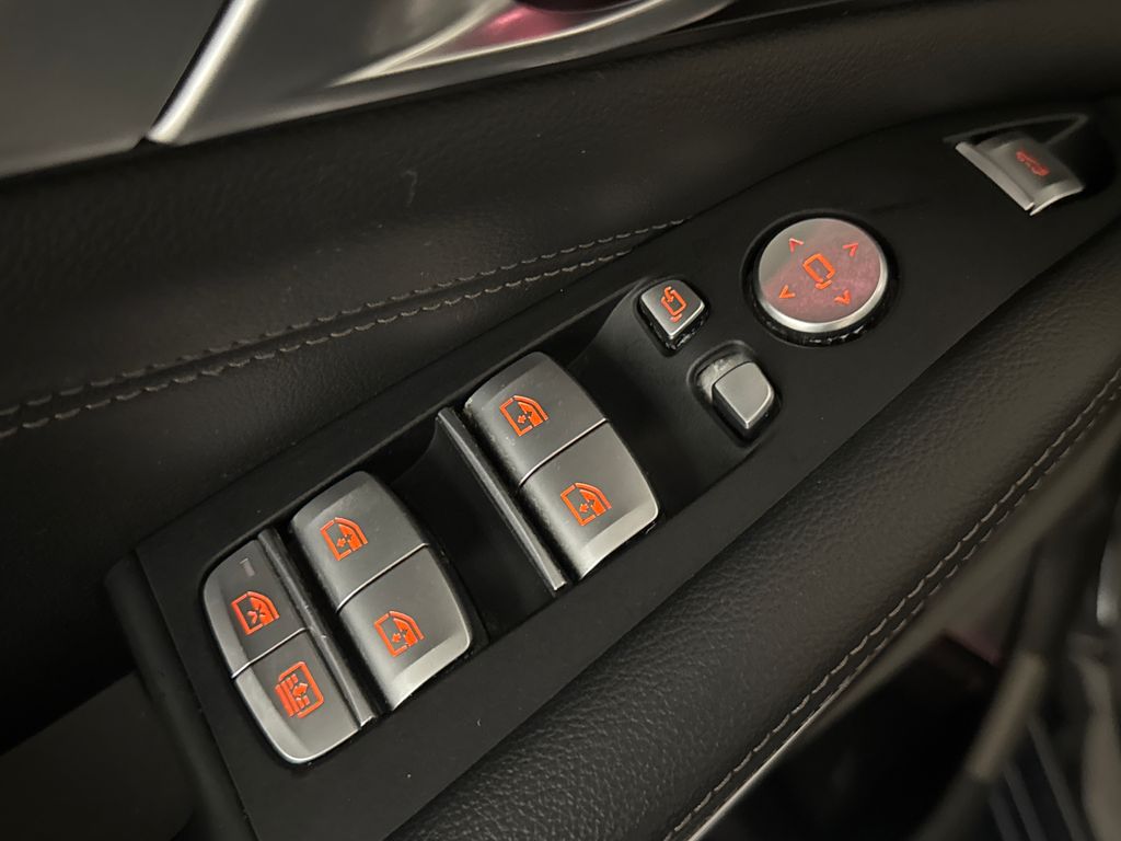 Certified Used 2020 Black BMW xDrive40i image 18