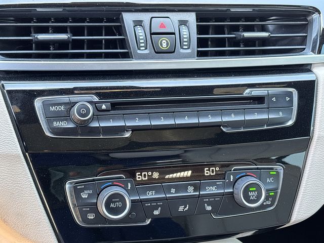 Used 2019 White BMW xDrive28i image 18