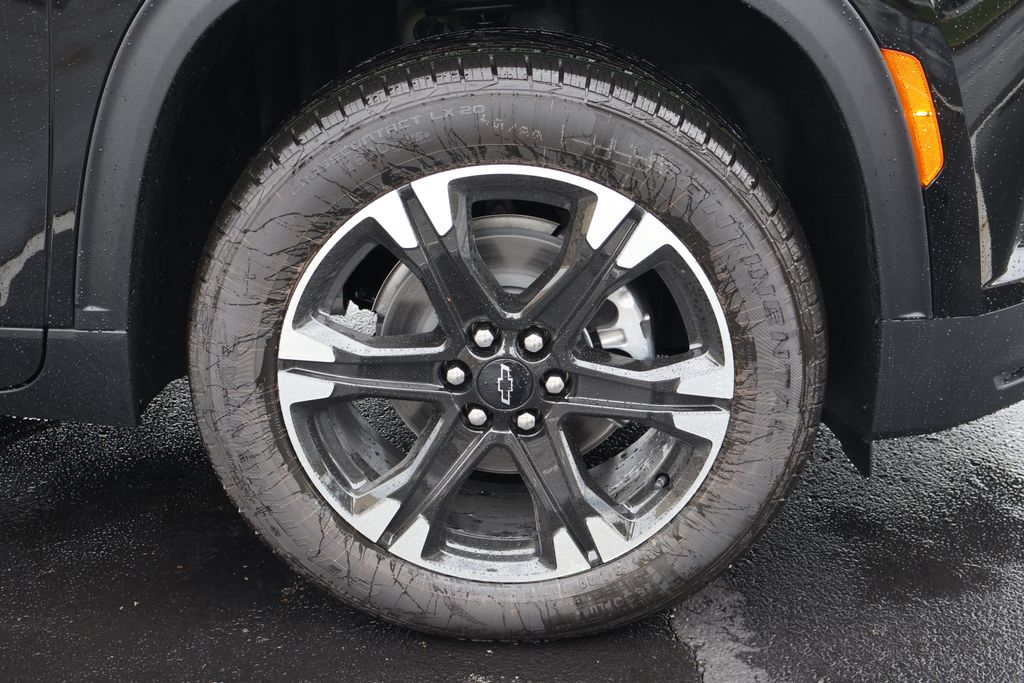 Thumbnail: 2027 Chevrolet Traverse - 11