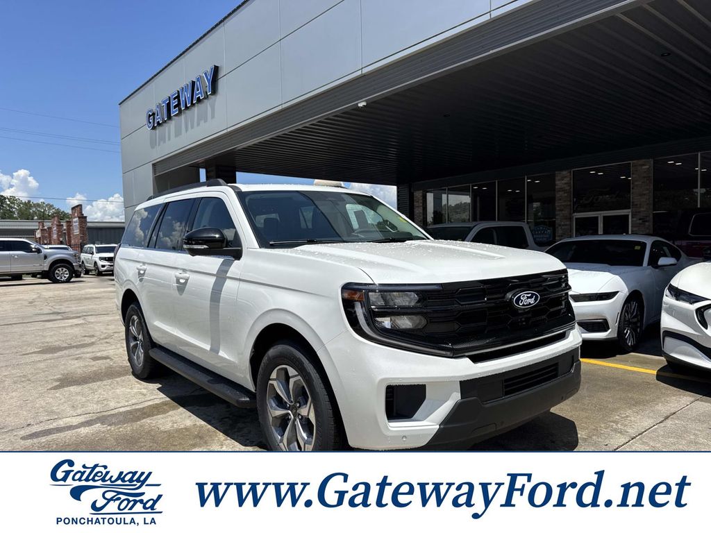 Star White Metallic Tri-Coat 2027 Ford Expedition SUV / Crossover 4X2 Automatic
