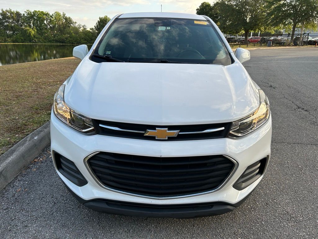 2020 Chevrolet Trax LS 8