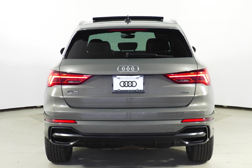 Thumbnail: 2022 Audi Q3 - 8